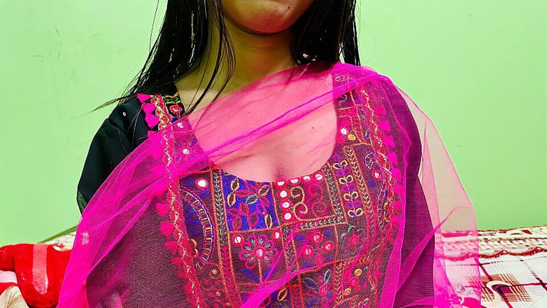 Riya Chowdhury: 送给我老婆新衣服后我做了什么