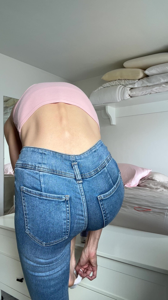 Ms_Emmy_Lynn: Regardez-moi m’habiller dans ma tenue du jour
