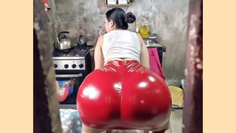 Xprohibidox1: Pantat bahenol cewek ini dientot habis-habisan pakai rok mini warna...