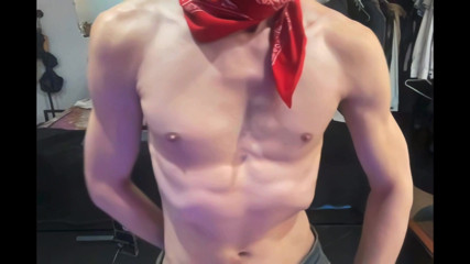 GoodTwinkGoneBad: Blonde twink trekt zwaargeschapen pik af