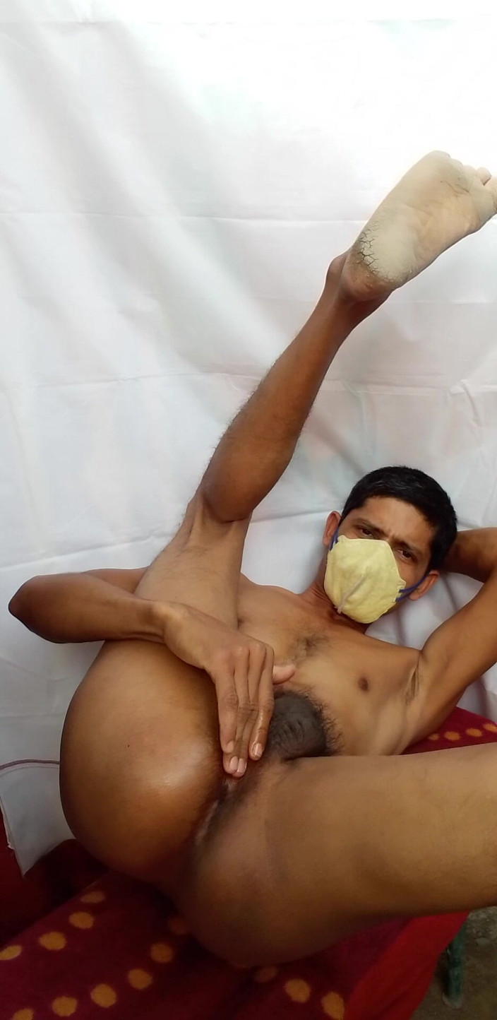 Che: Un Indien se fait doigter par un gros cul noir