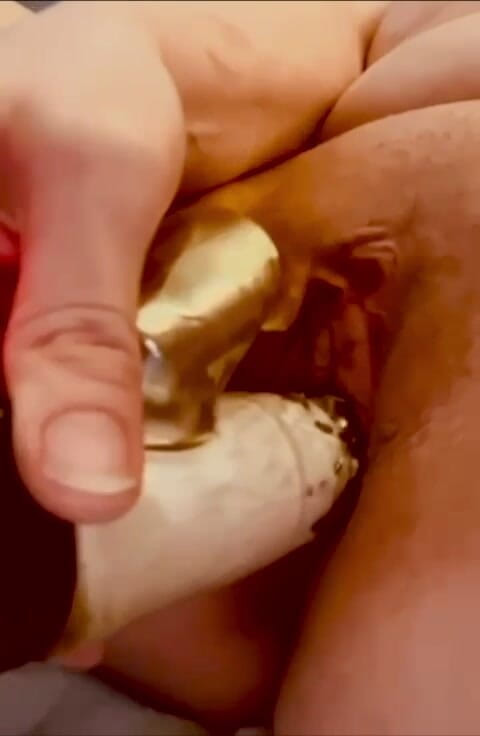 BustySecretGf: Máy bay bà già nện âm hộ của cô ấy