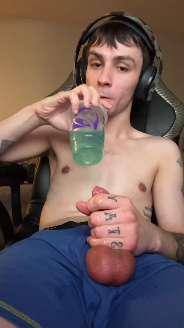 Ky Strokes: Win din zona de război mi-a luat pula atât de...