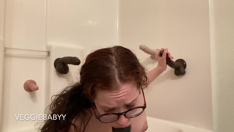 Veggiebabyy: Pigtails dağınık duş oral seks yüze boşalma