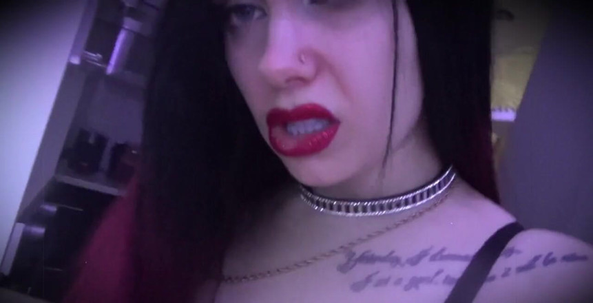 Goddess Misha Goldy: Sedução labial - eu vim para você na noite, e estou...