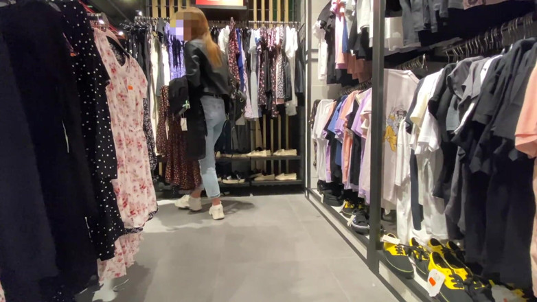 Addy Broke: La ragazza ha elaborato l'acquisto proprio nello spogliatoio