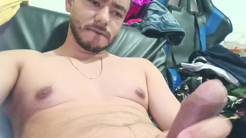 Tommhot: Je joue avec ma bite