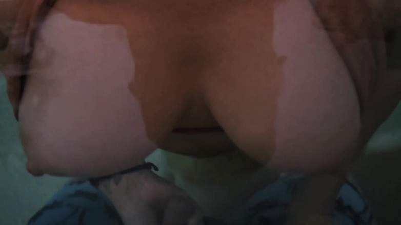 Bellaboo: 位乳妻子给丈夫打手枪