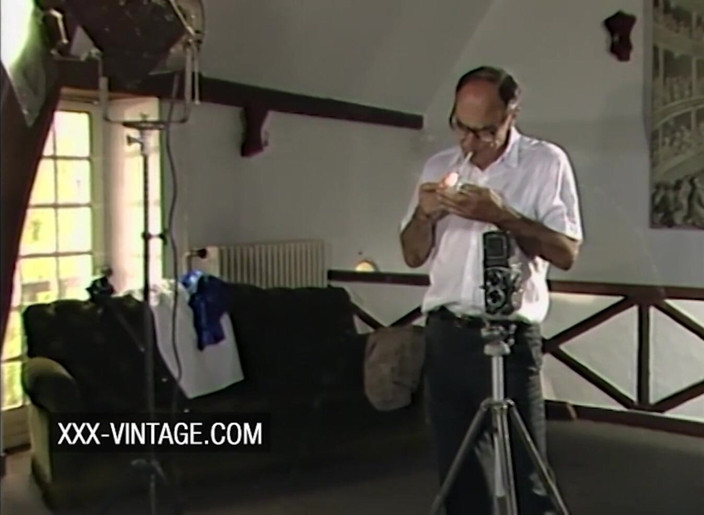 XXX-Vintage: Souvenirs sexy avec une brune à forte poitrine