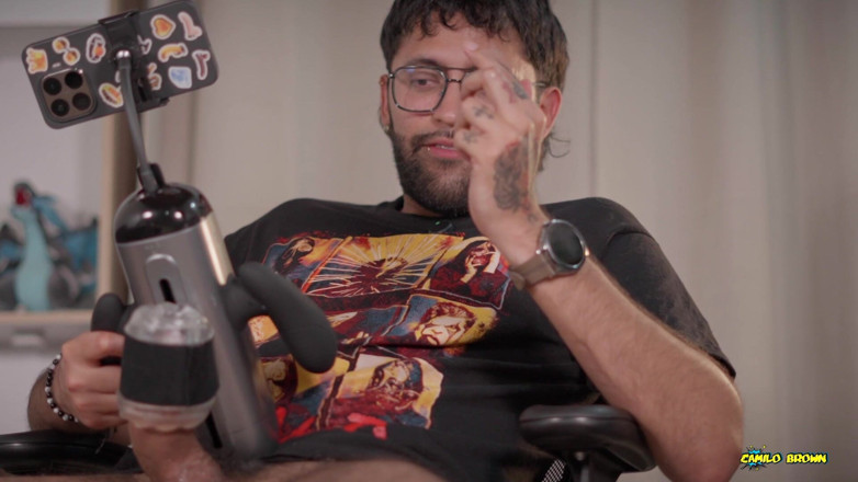 Camilo Brown: Sex Toy Bewertung Hand Stroker von the Bad Peach