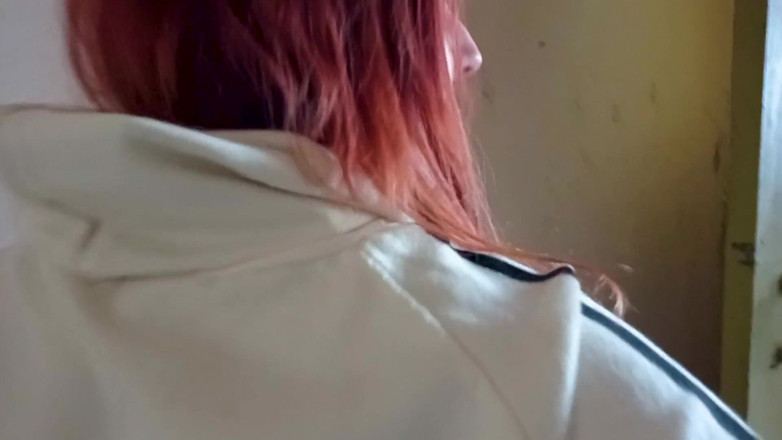 SweetAndFlow: 부모가 집에있는 동안 계단에서 나를 따먹어 - 삼키는 정자 - POV