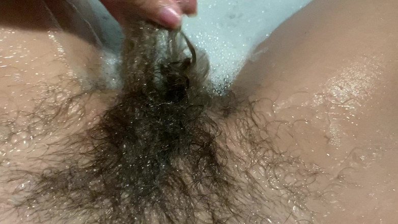 Cuteblonde666: Arbusto peludo debaixo d'água na banheira