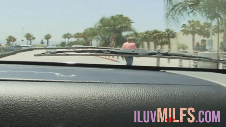 Iluvmilfs: Máy bay bà già tóc vàng với con tem tramp...