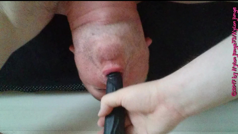 Carmen_Nylonjunge: Ти робитьш мінет