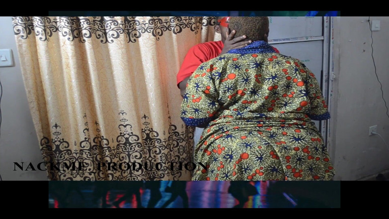 NACKME_PRODUCTION: Ma propriétaire est venue pour son loyer ou c’est-il ?