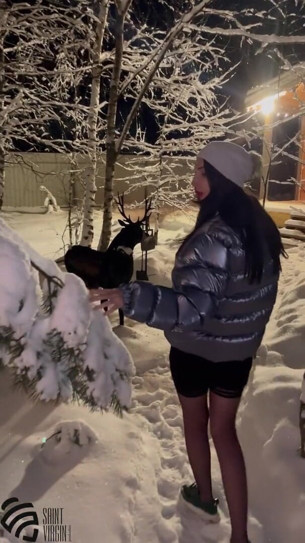 LizaVirgin: Я запросив мачуху в ресторан і був нагороджений крутим сексом. POV