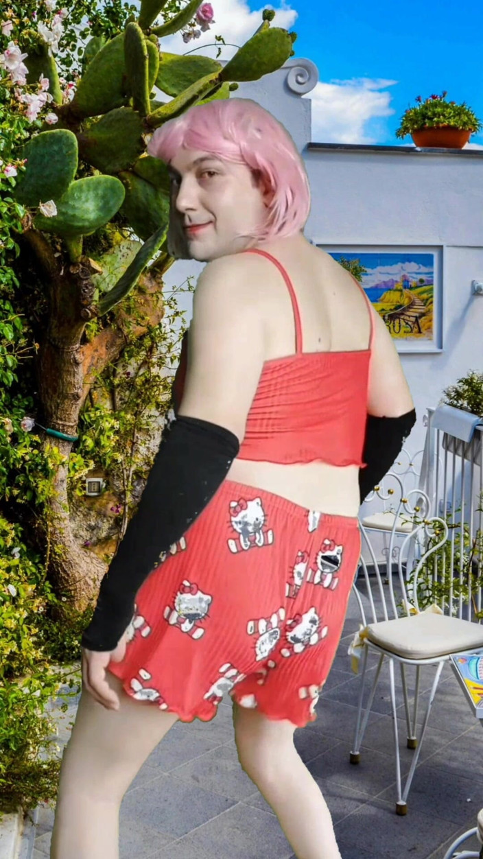 Kitty_Cross: 2 blondes en pyjama, cul rebondissant, salope transsexuelle sexy