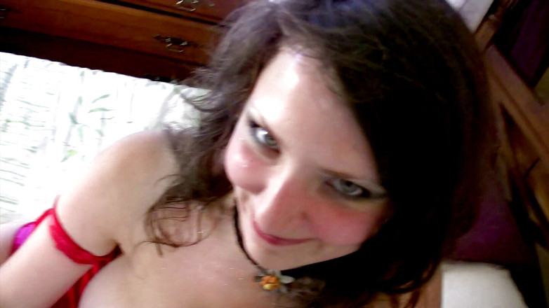 Hot Euro Girls: Procace ragazza francese si drena e cavalca un cazzo duro