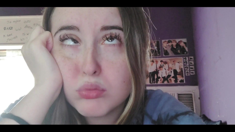 RavenHearth666VIP: Je te regarde et croise les yeux