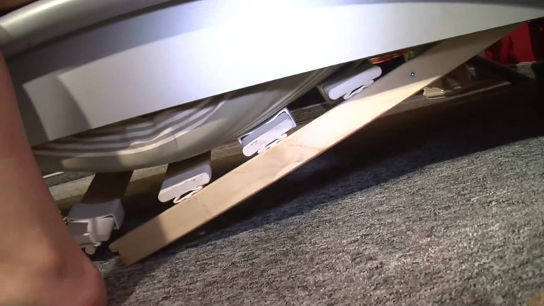 German amateur - 100% German hardcore videos: Härlig brunett suger kuk innan hon knullas djupt