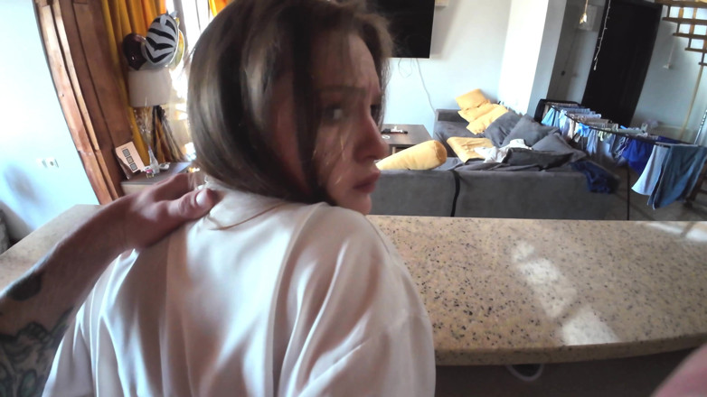 Alexa Poshspicy: POV : la demi-sœur m’a demandé de ne pas entrer, mais...