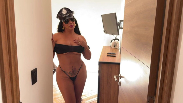 Calientehubxxx: La police avec Gali Diva