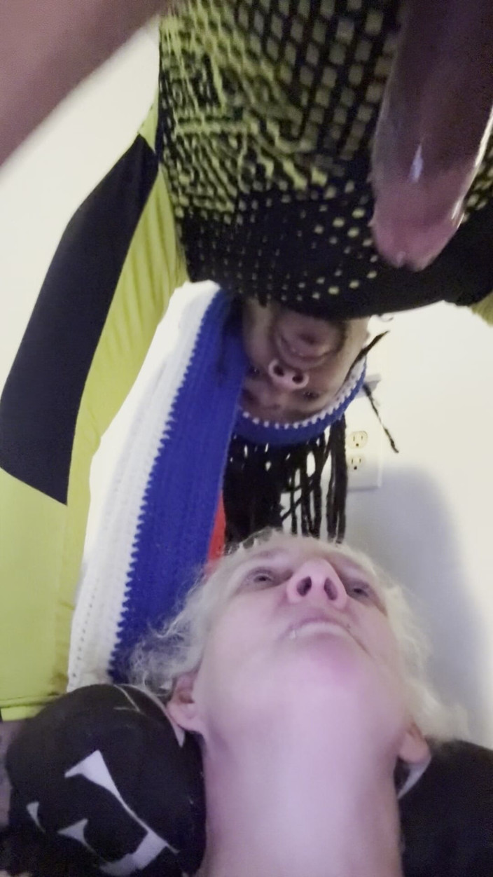 Succubus: Kleine kehle necken