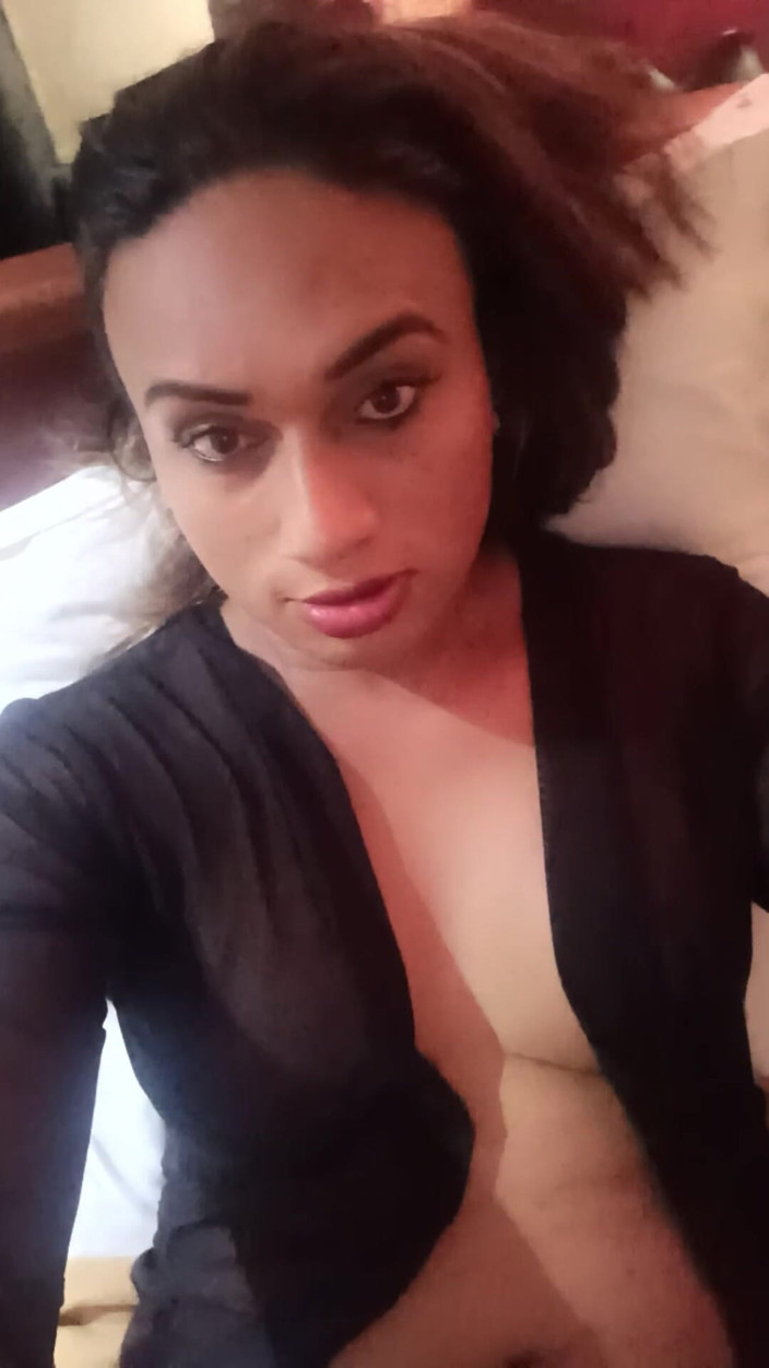 Jaz: Jaz shemale indiana
