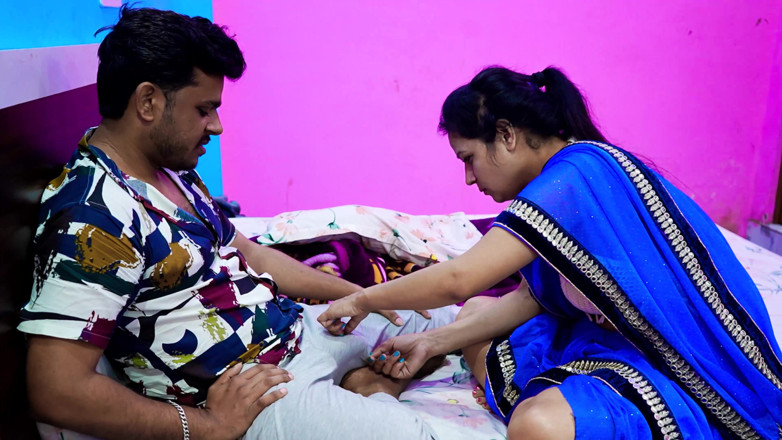 Pyasi Bhabhi Uncut: Dost ki femme ko chuda ghodi bna ke desi style...
