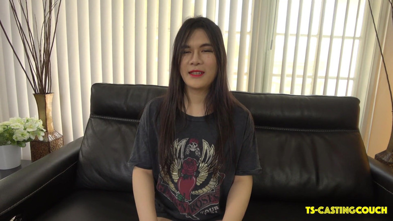 TS Casting Couch: Sexy Transe Nephthys gibt ihr debüt