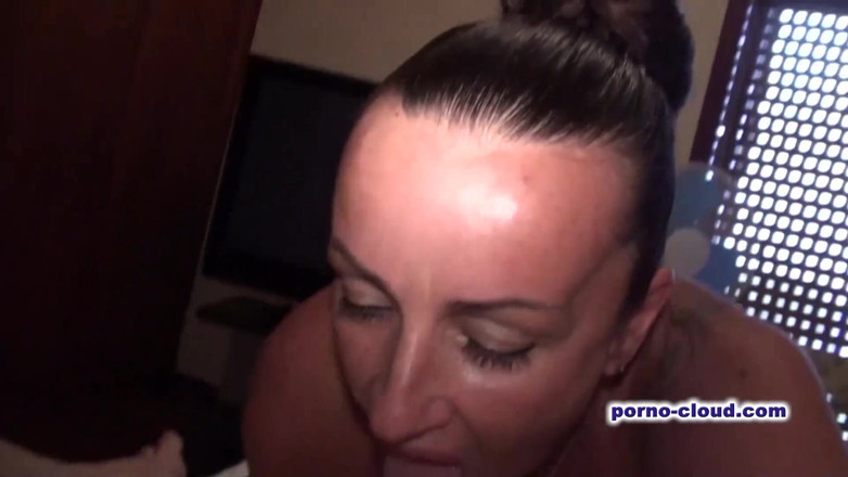Porno Cloud: Milfky klubové potěšení