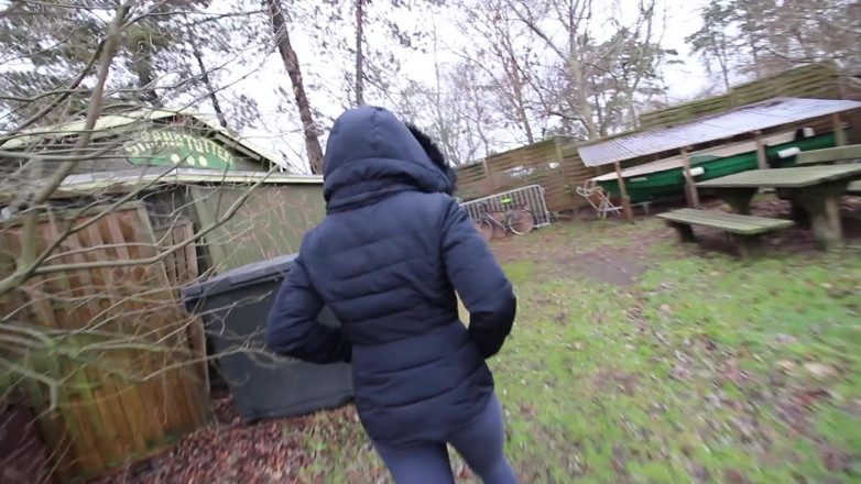 Eronordic: Heiße blondine zeigt titten und lutscht schwanz in dänemark
