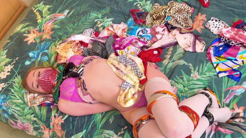 Latina Fetish: Silken Slumber Alina'nın erotik esaret ve şehvetli mücadele rüyası (4k)