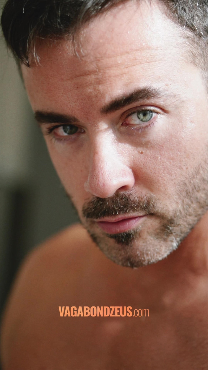 VagabondZeus - Erotic Filmmaker: Sessione Di Masturbazione Con Grande Fontana Di Sperma