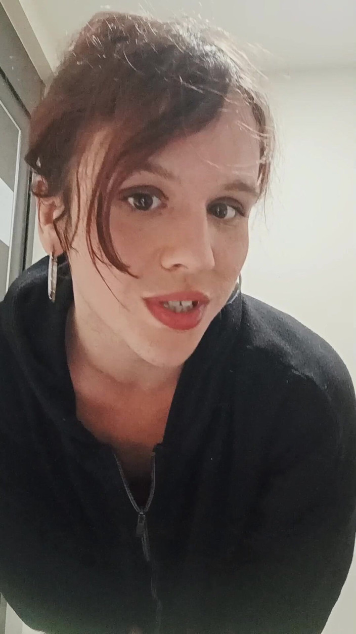 Launiexxxx: Trisha se joacă cu ea și curul ei