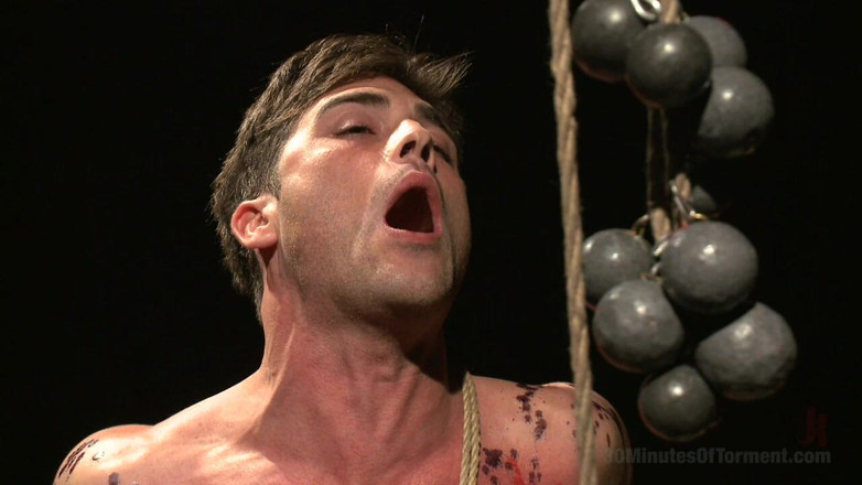 30 Minutes of Torment: Lance Hart, morceau droit - le mur - la chaise - la chambre à...